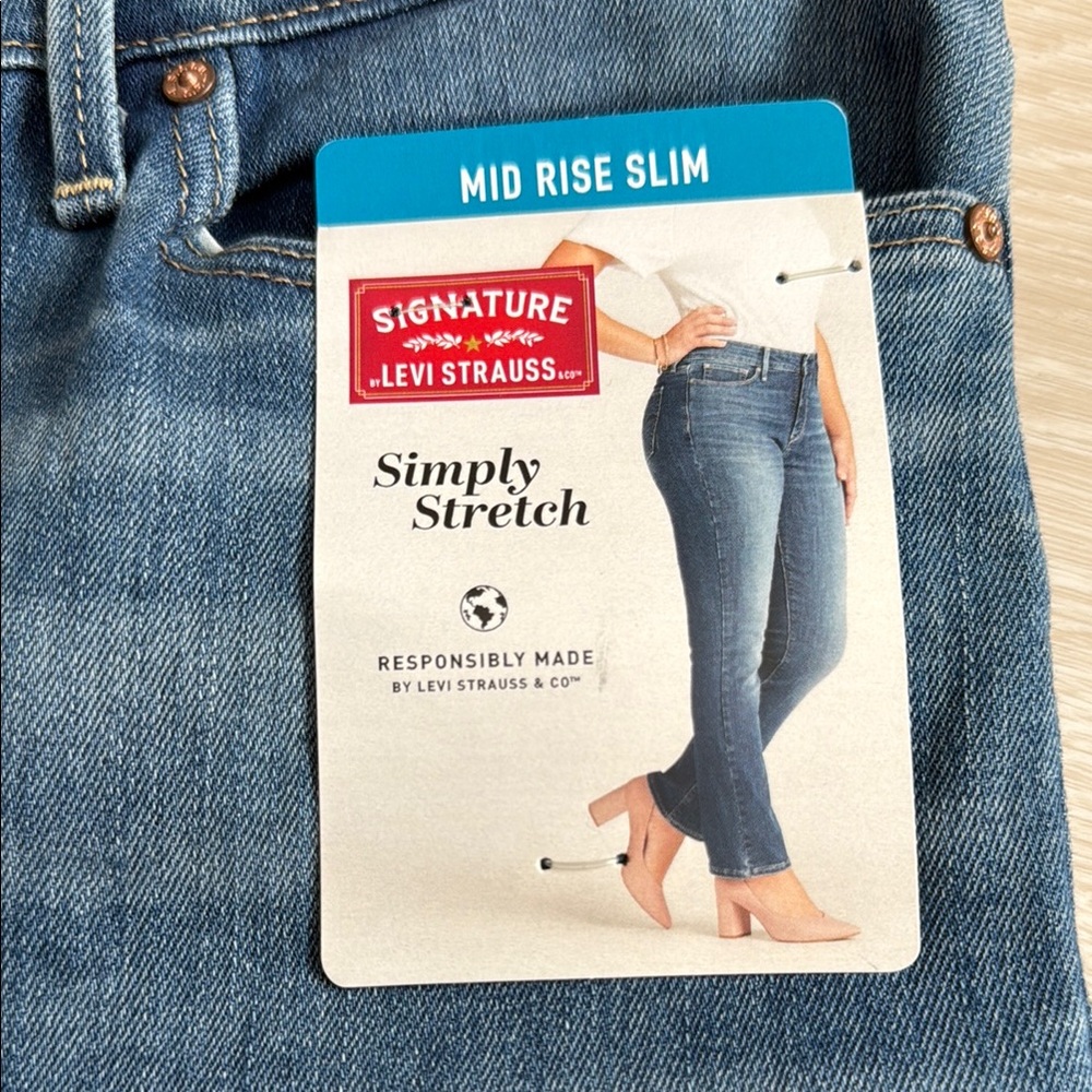 3/$10 Levi's Blue Mid Rise Slim Jeans - Picture 5 of 10